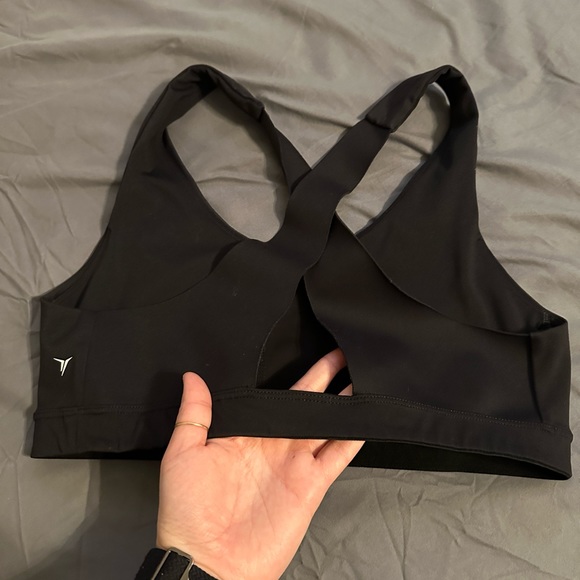 Old Navy - Medium Support PowerSoft Cross-Back Cutout Sports Bra - L - Picture 6 of 7
